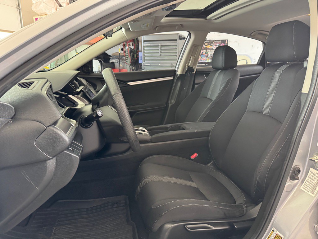 2017 Honda Civic Image 5