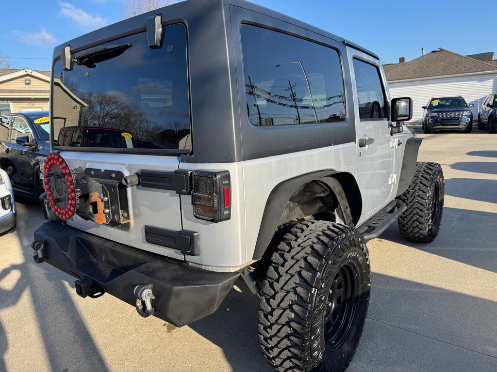 2011 Jeep Wrangler Image 9