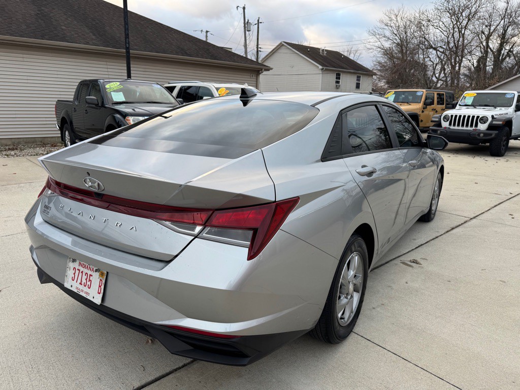 2023 Hyundai Elantra Image 4