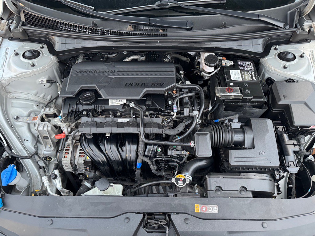 2023 Hyundai Elantra Image 9