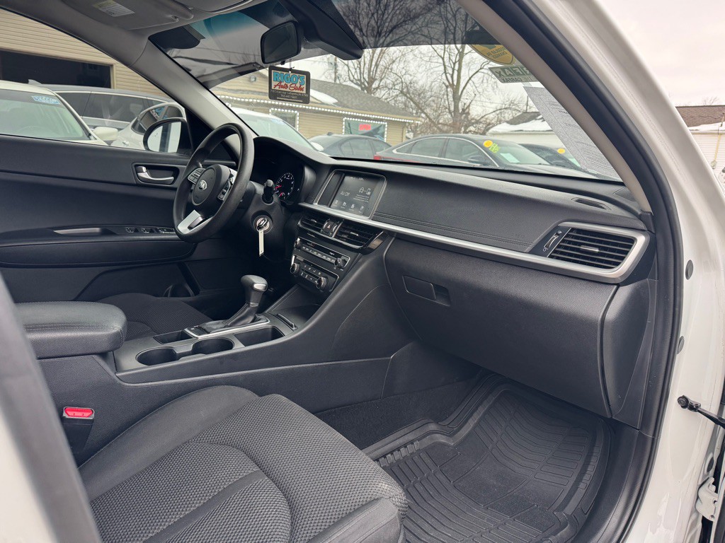 2020 Kia Optima Image 9
