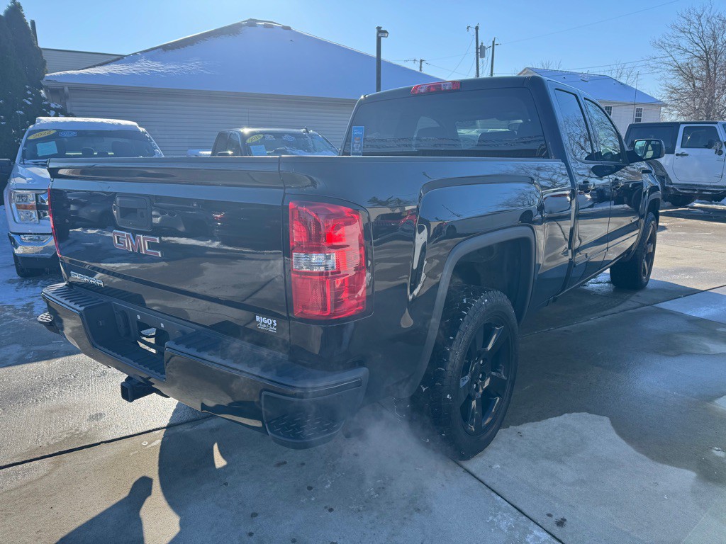 2017 GMC Sierra Image 4