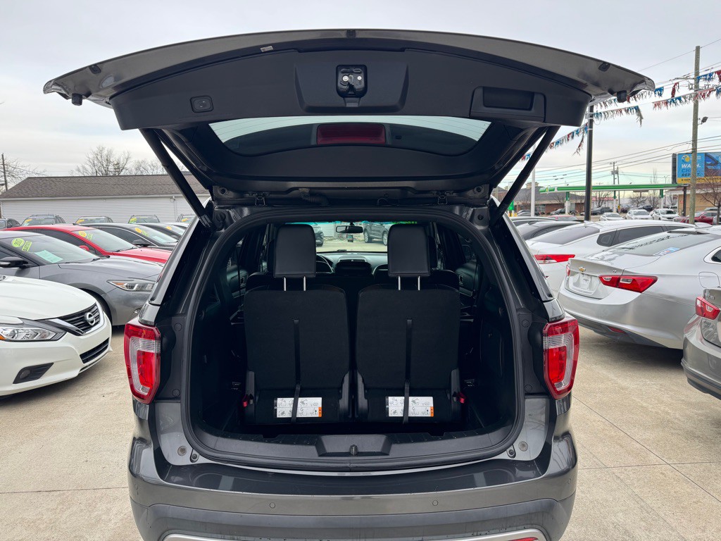2017 Ford Explorer Image 11