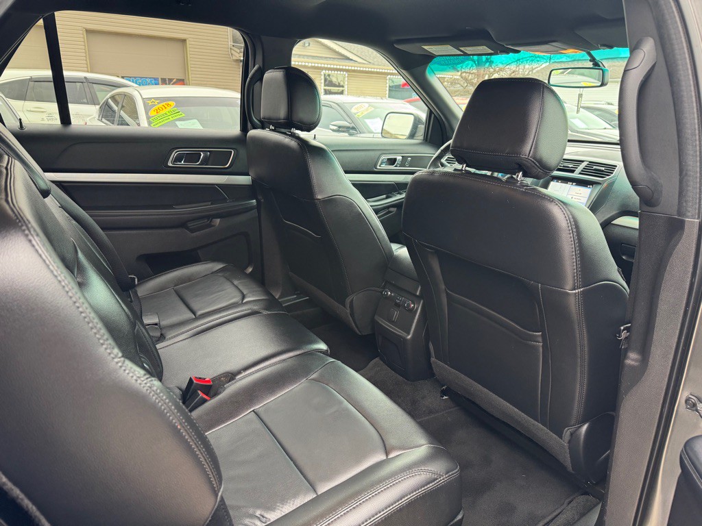 2017 Ford Explorer Image 13
