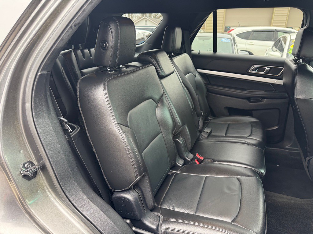 2017 Ford Explorer Image 14