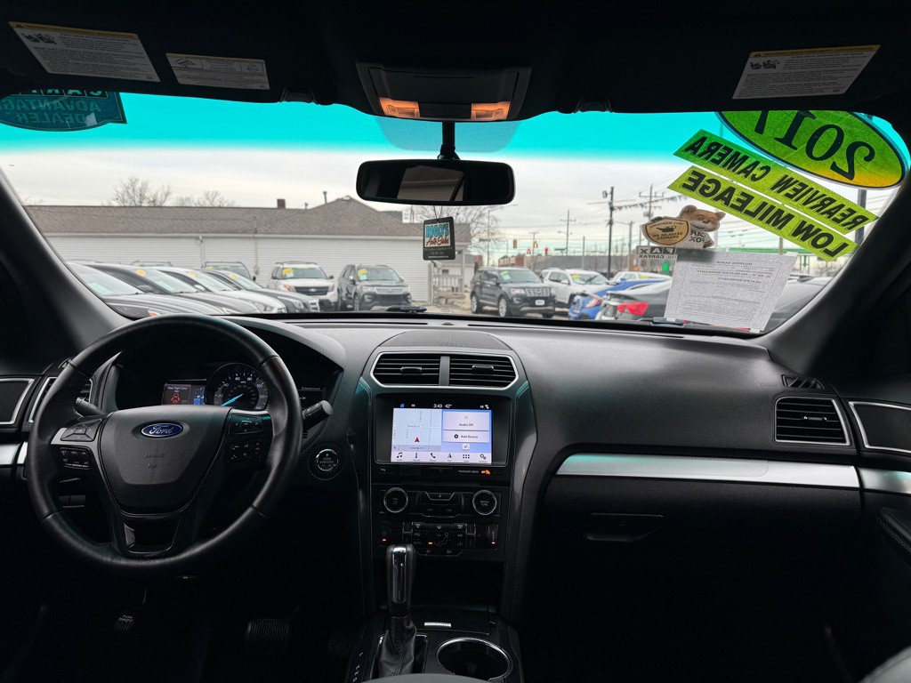 2017 Ford Explorer Image 15