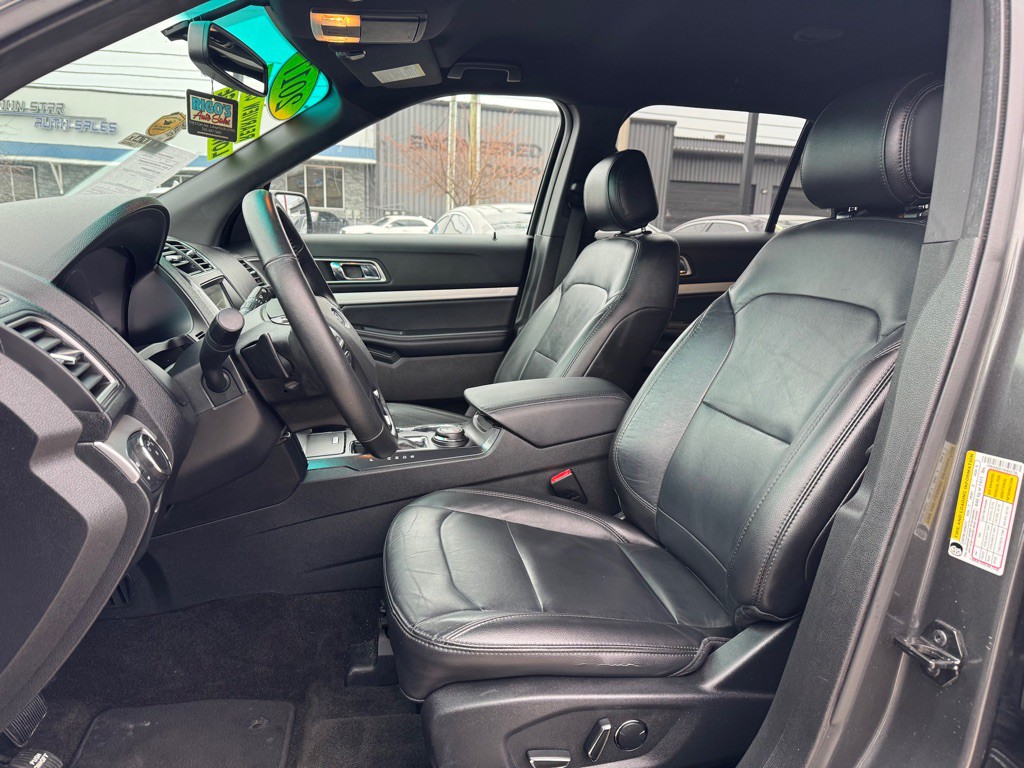 2017 Ford Explorer Image 16