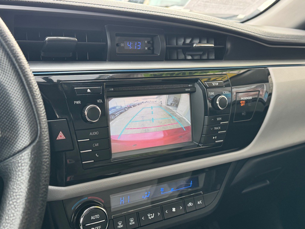 2015 Toyota Corolla Image 11