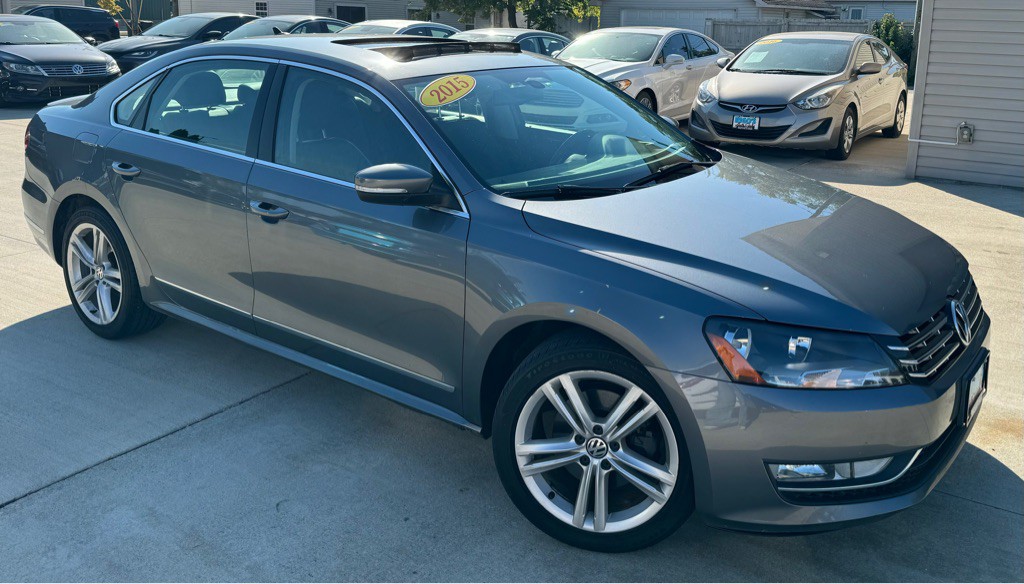 2015 Volkswagen Passat Image 1