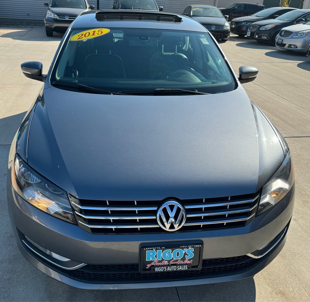 2015 Volkswagen Passat Image 2