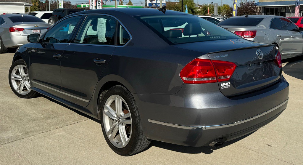 2015 Volkswagen Passat Image 4