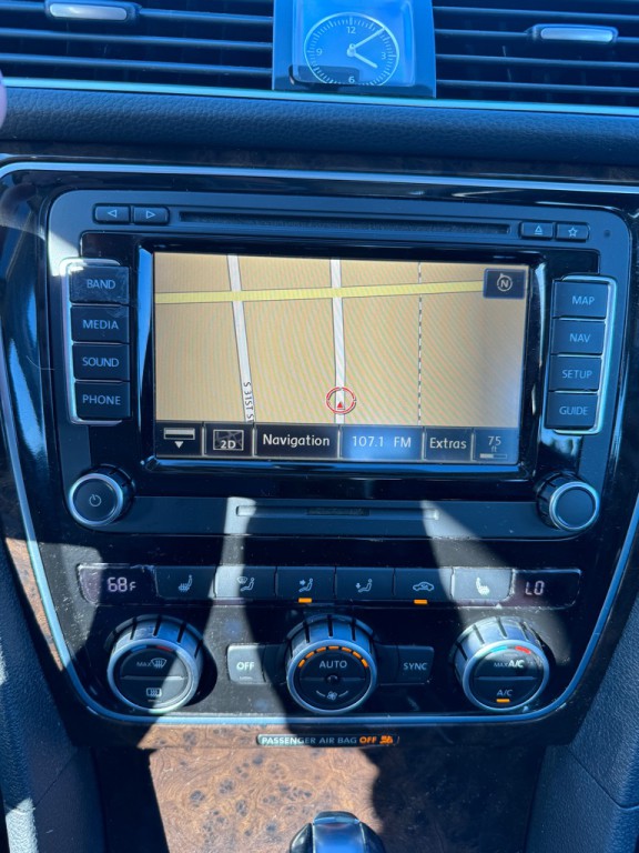 2015 Volkswagen Passat Image 14