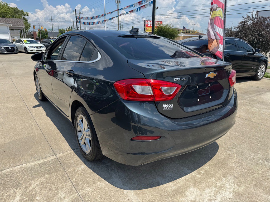 2017 Chevrolet Cruze Image 4