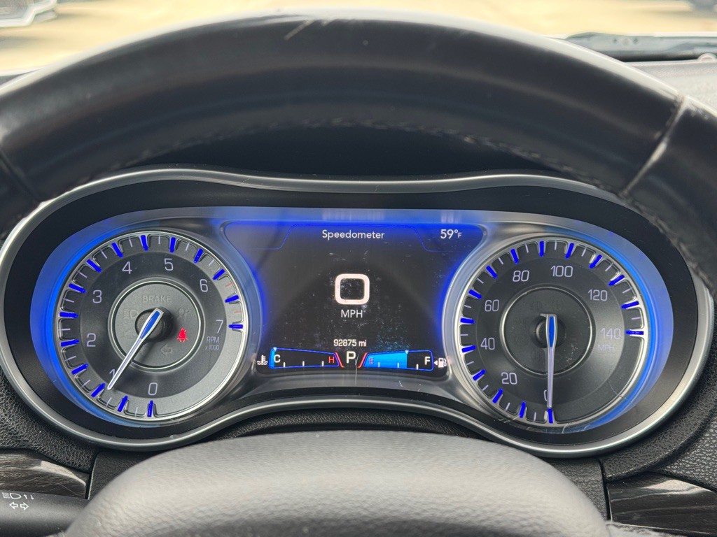 2015 Chrysler 300 Image 6