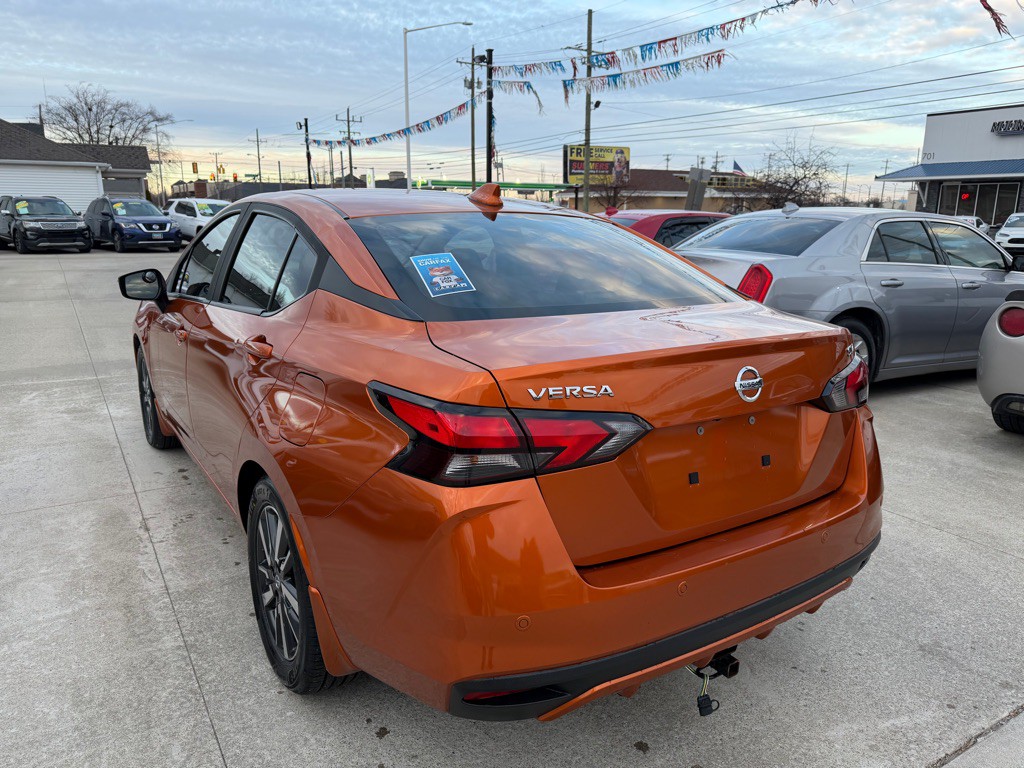 2021 Nissan Versa Image 4