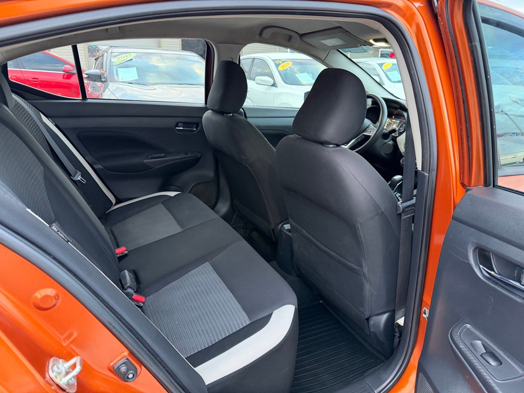 2021 Nissan Versa Image 6