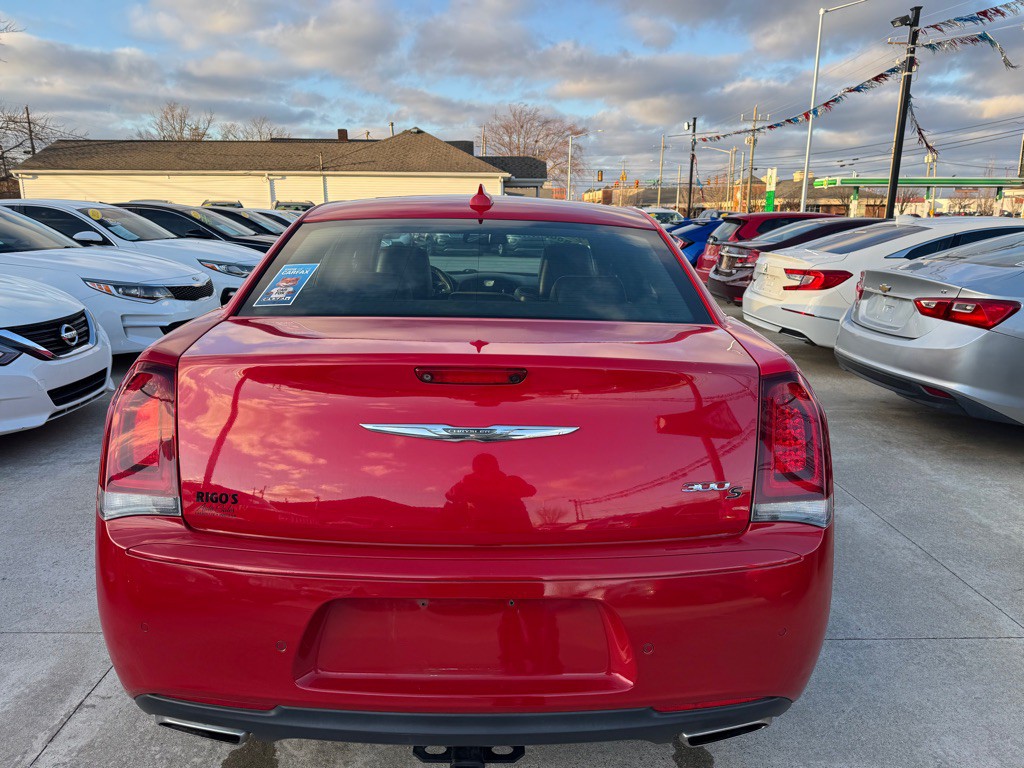 2015 Chrysler 300 Image 5