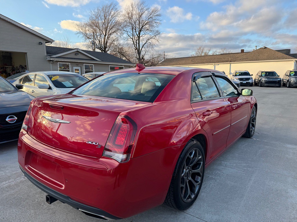 2015 Chrysler 300 Image 6