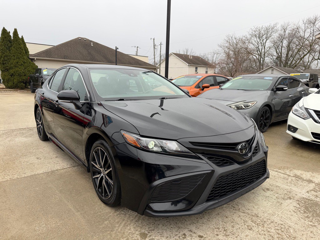 2024 Toyota Camry Image 1