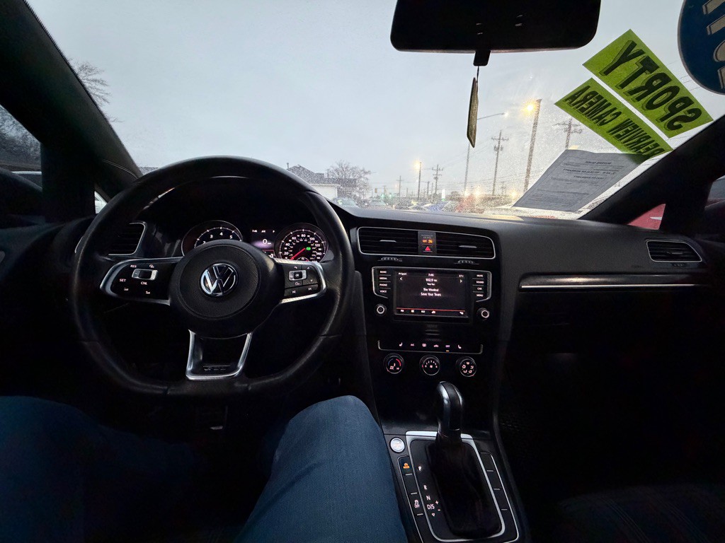 2017 Volkswagen GTI Image 5