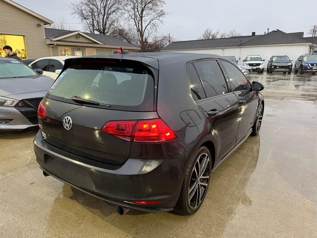 2017 Volkswagen GTI Image 8