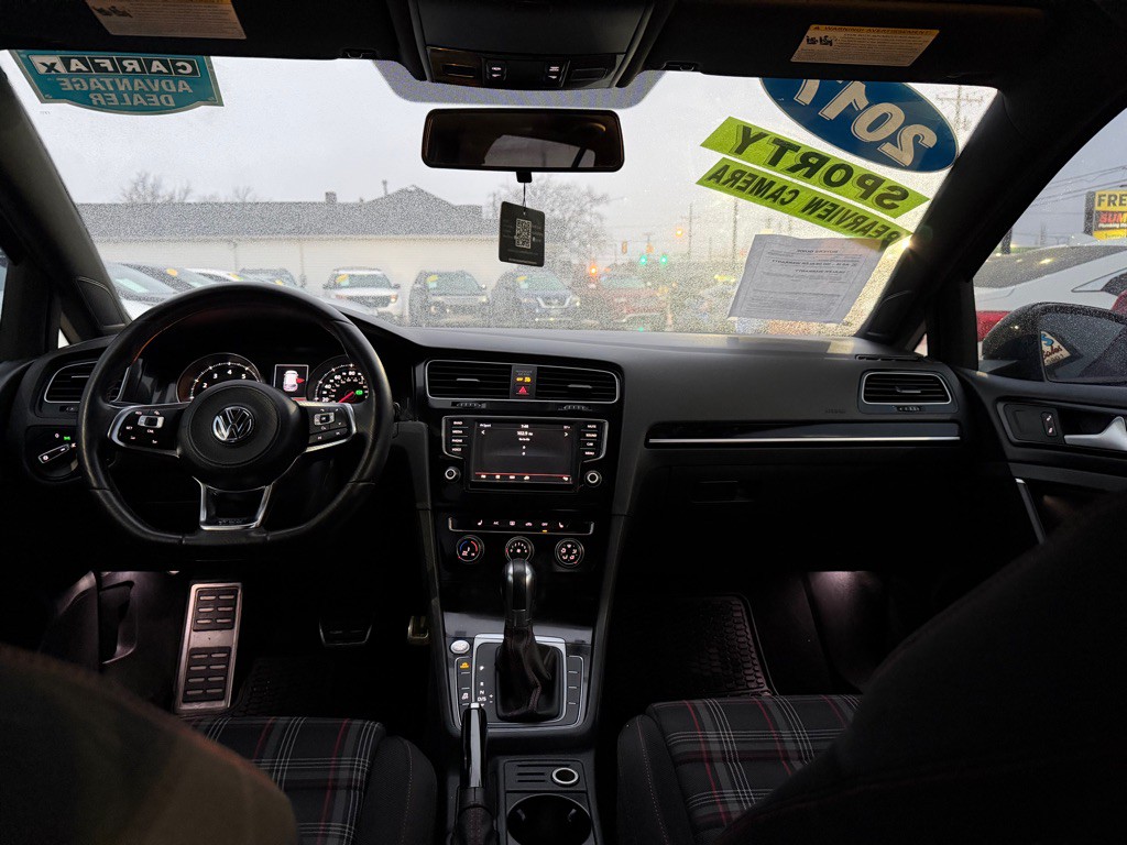 2017 Volkswagen GTI Image 11