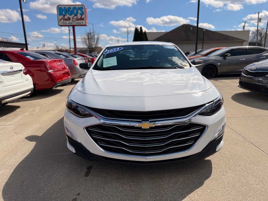 2023 Chevrolet Malibu Image 2