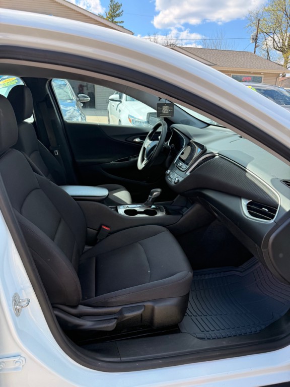 2023 Chevrolet Malibu Image 9