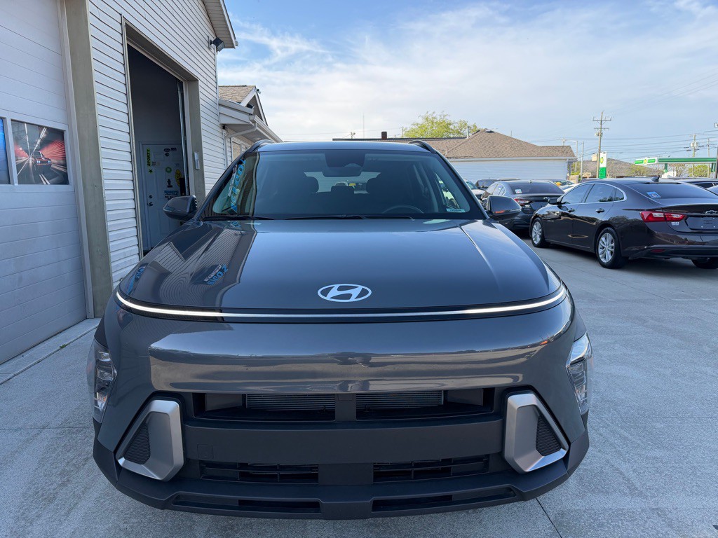 2025 Hyundai Kona Image 2