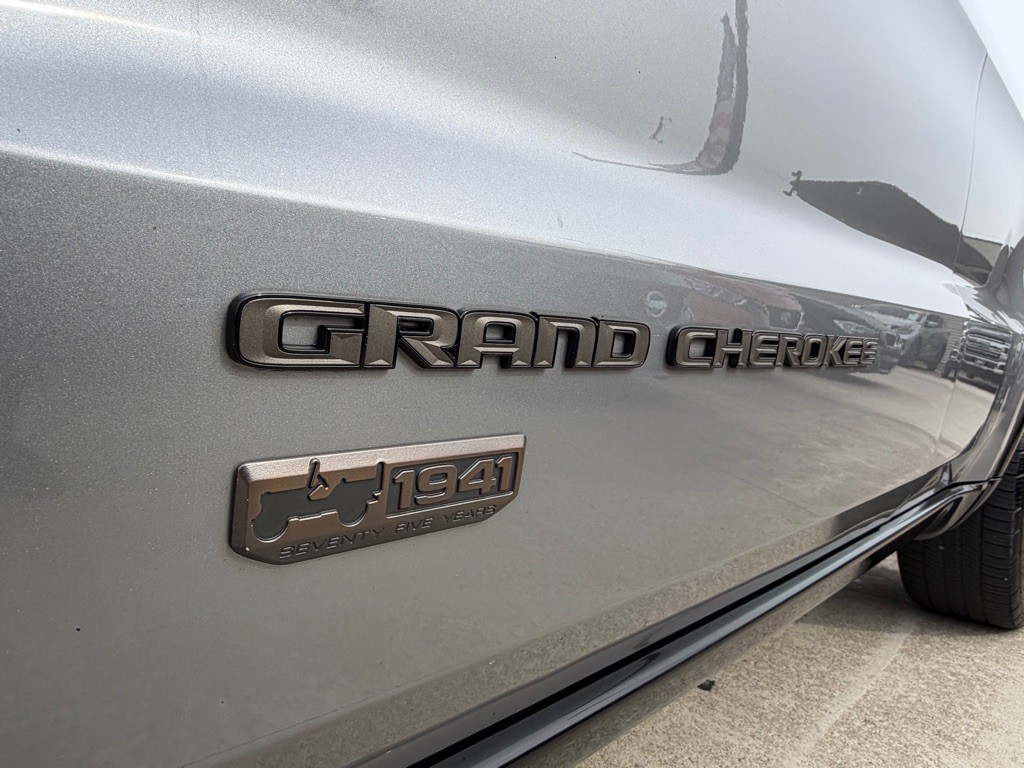 2016 Jeep Grand Cherokee Image 13