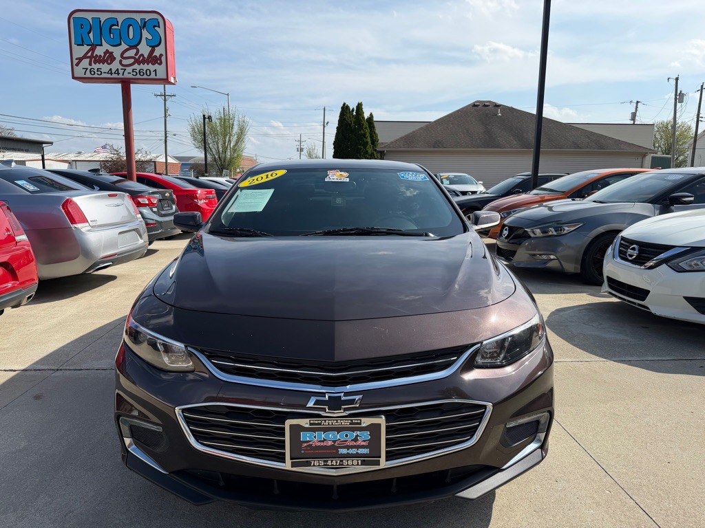2016 Chevrolet Malibu Image 2