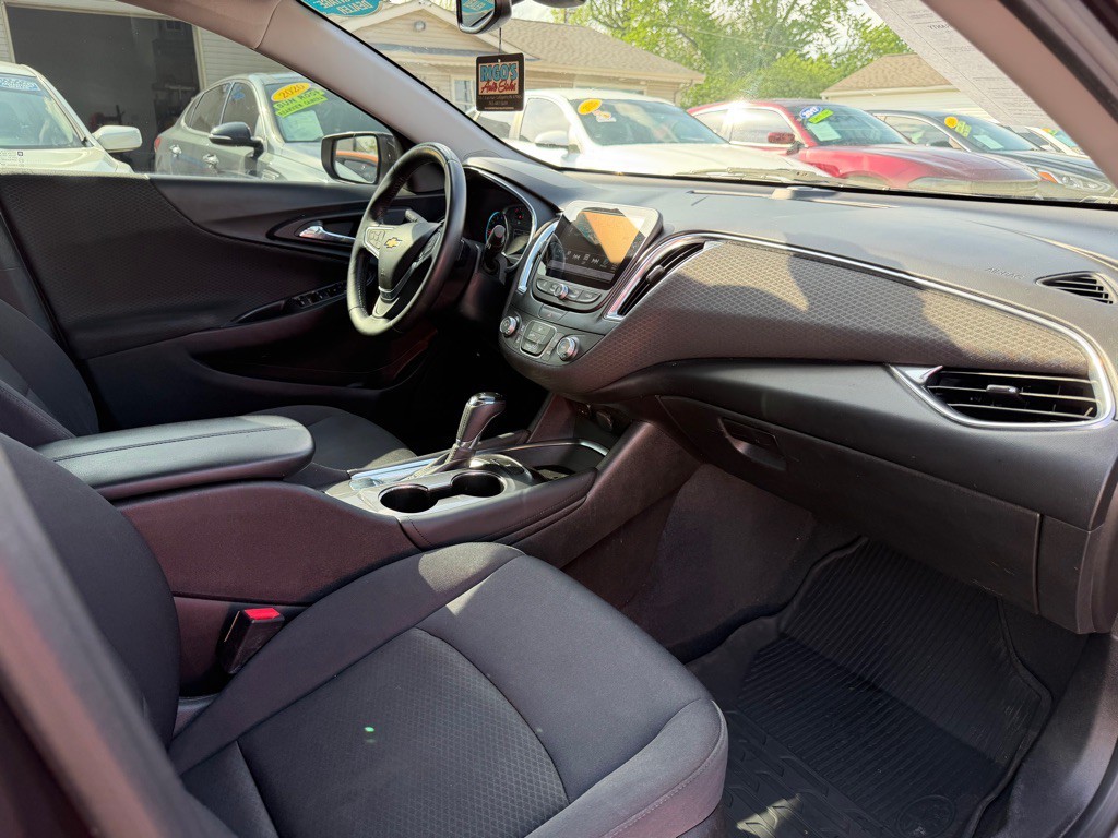 2016 Chevrolet Malibu Image 7