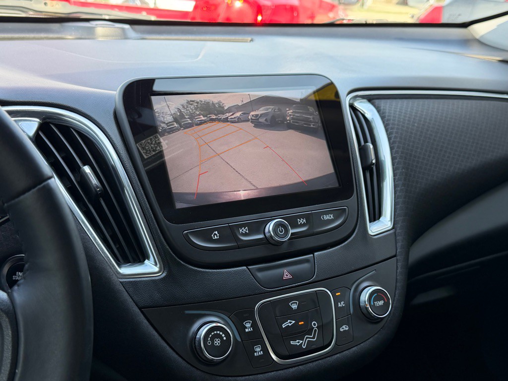 2016 Chevrolet Malibu Image 11