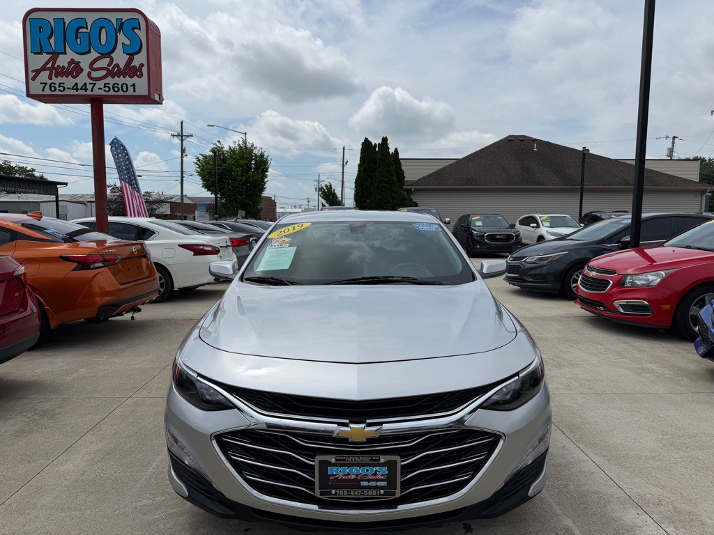 2019 Chevrolet Malibu Image 2