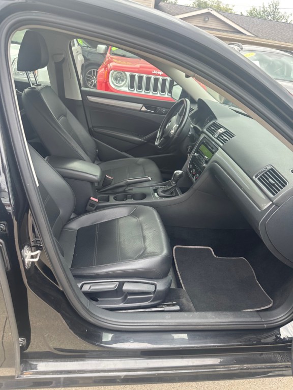 2015 Volkswagen Passat Image 8