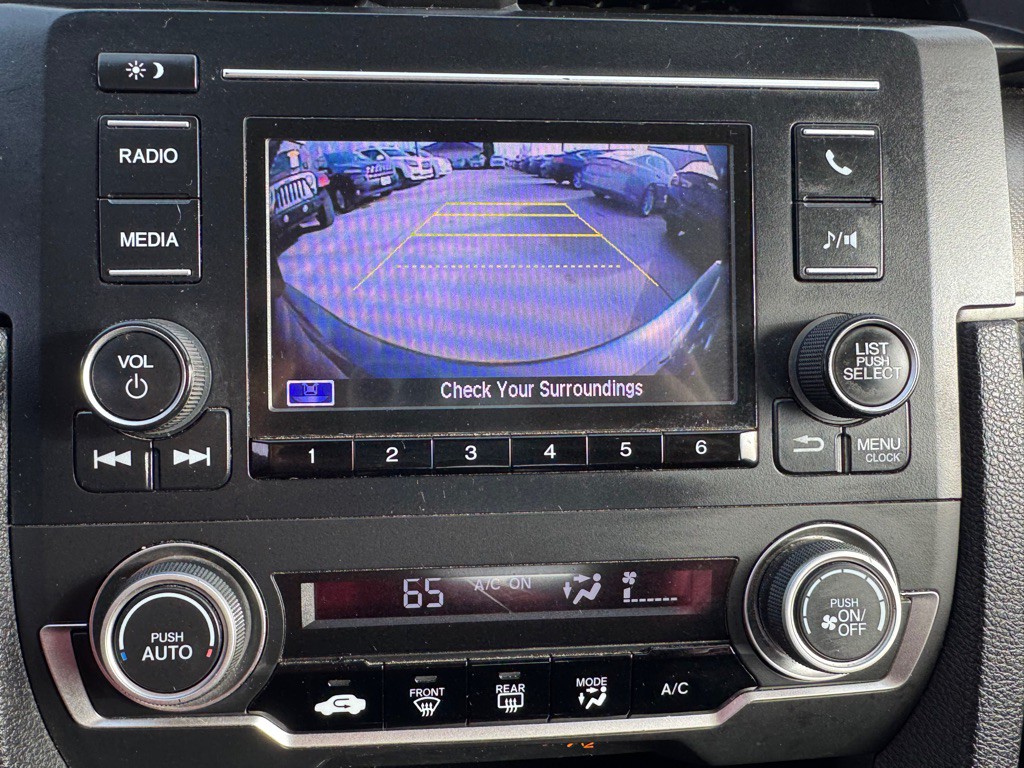 2017 Honda Civic Image 6