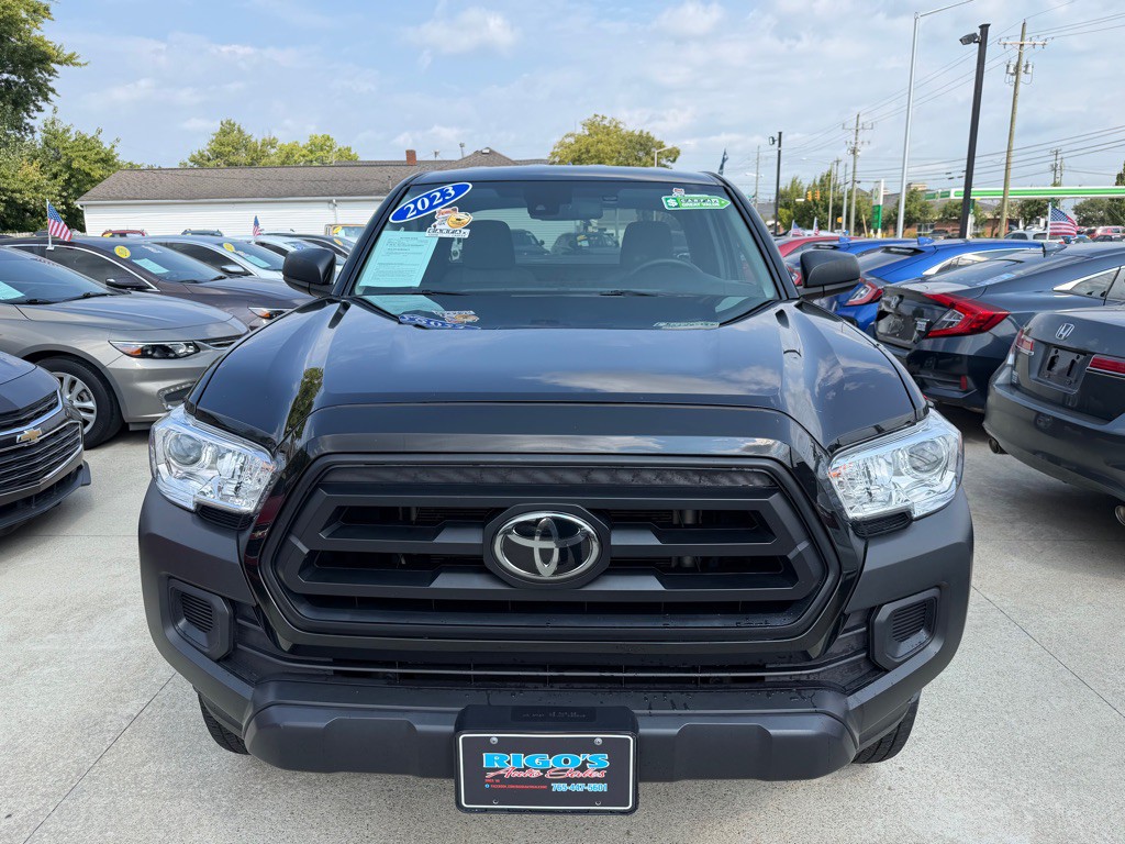 2023 Toyota Tacoma Image 2
