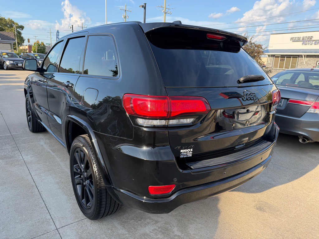 2017 Jeep Grand Cherokee Image 4