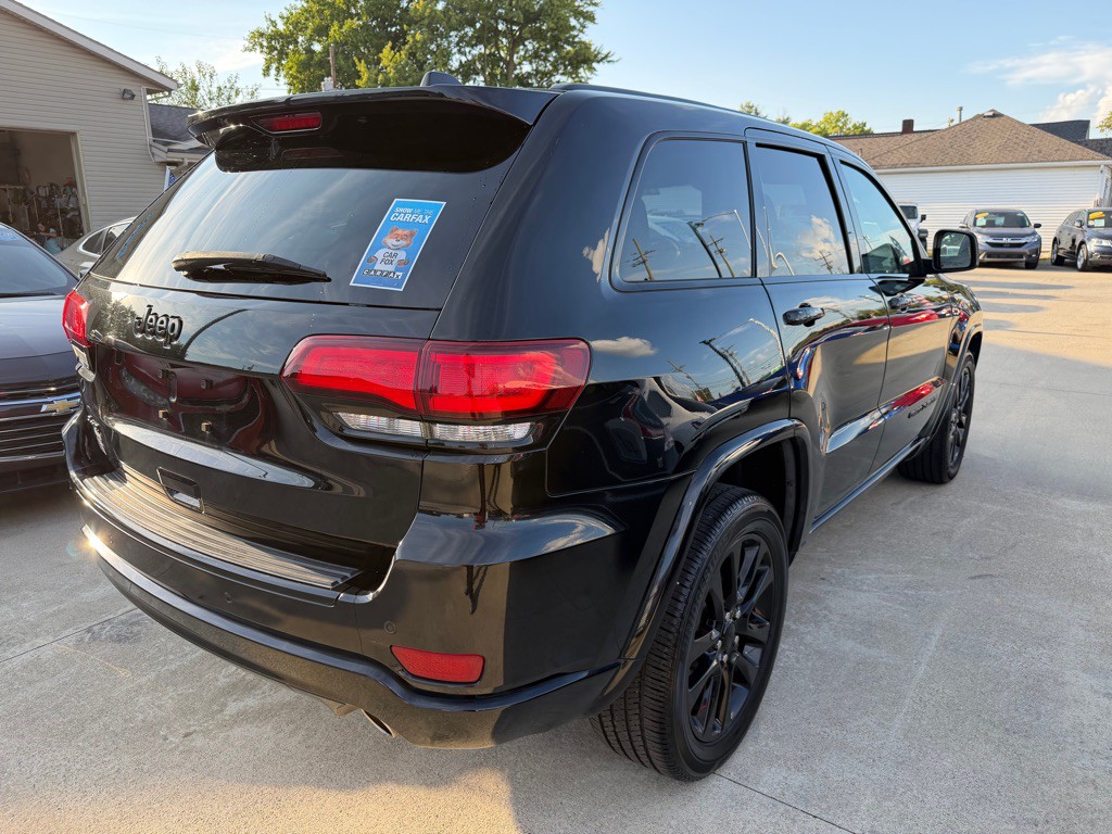 2017 Jeep Grand Cherokee Image 5