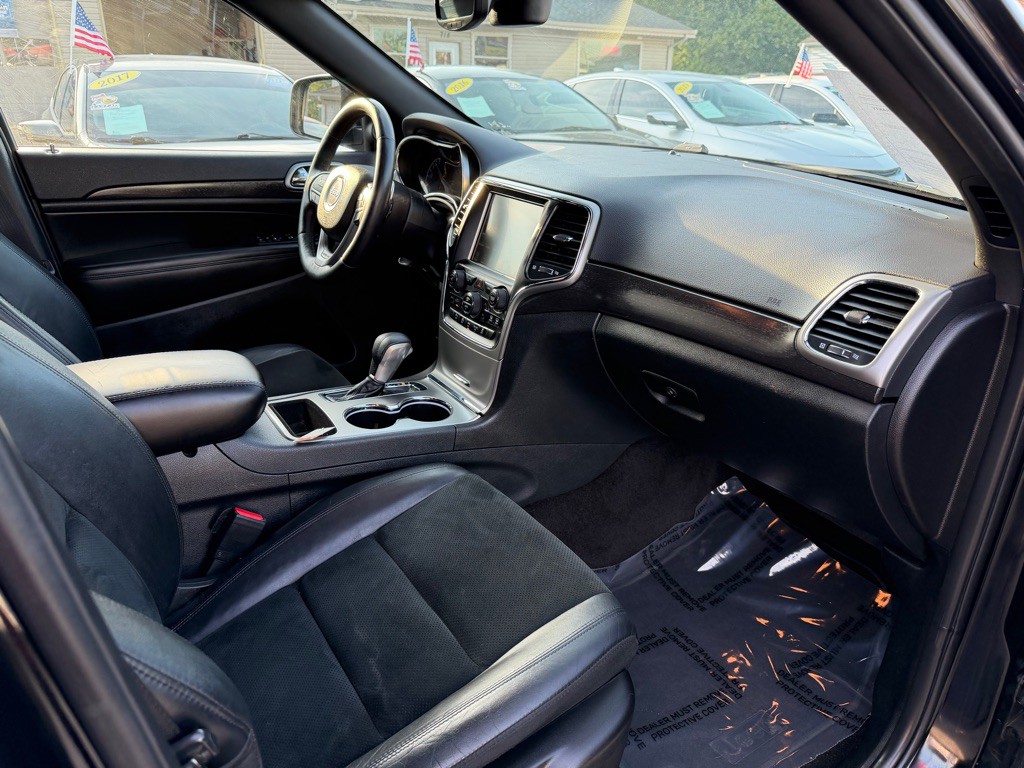 2017 Jeep Grand Cherokee Image 11