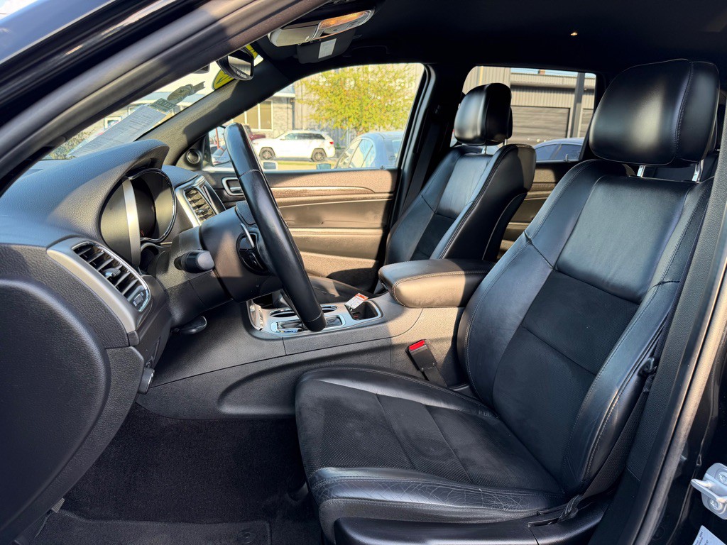 2017 Jeep Grand Cherokee Image 12