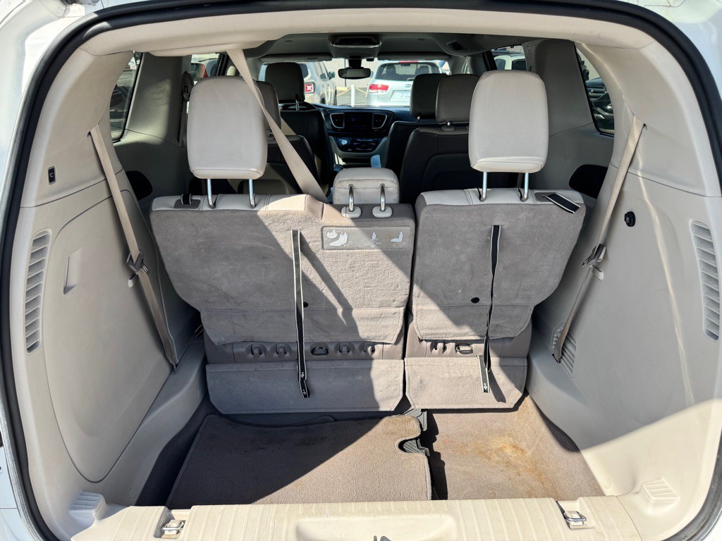 2017 Chrysler Pacifica Image 15