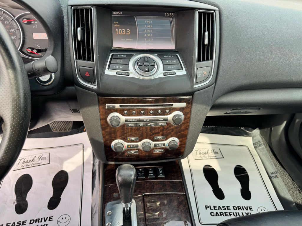 2011 Nissan Maxima Image 17