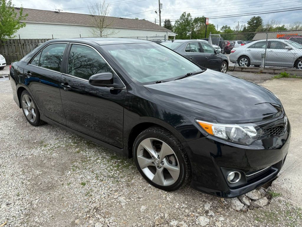 2014 Toyota Camry Image 2