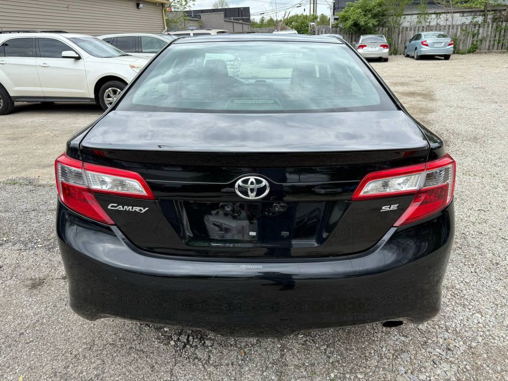 2014 Toyota Camry Image 5
