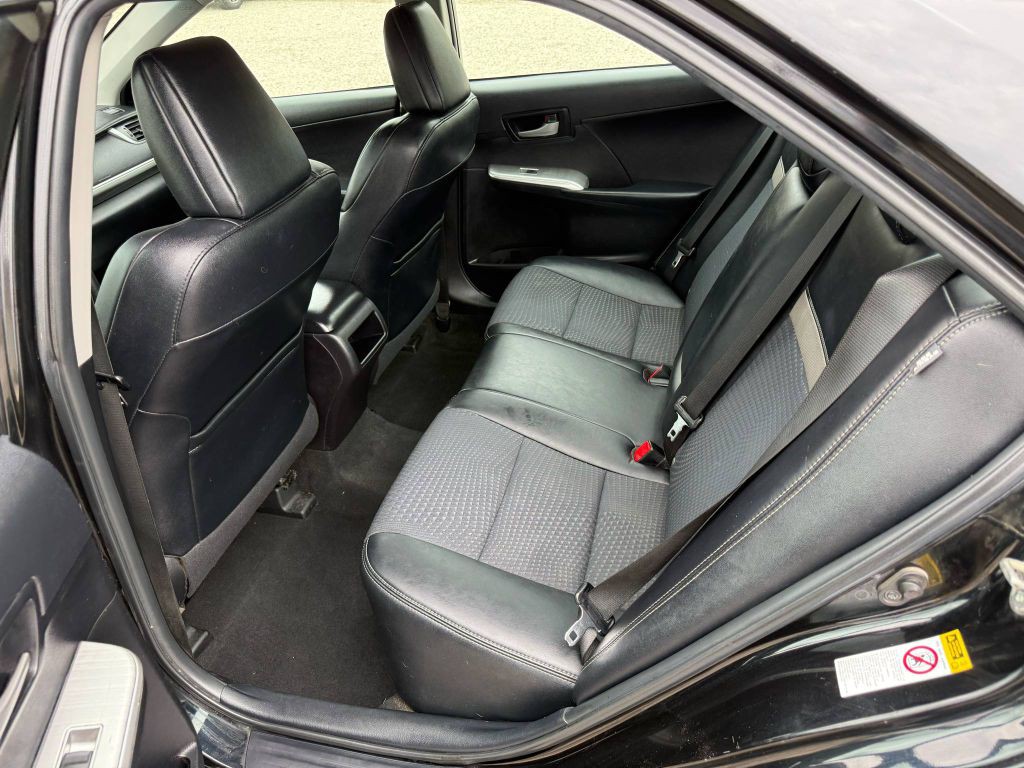 2014 Toyota Camry Image 10