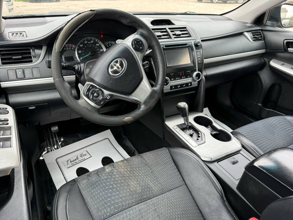 2014 Toyota Camry Image 11