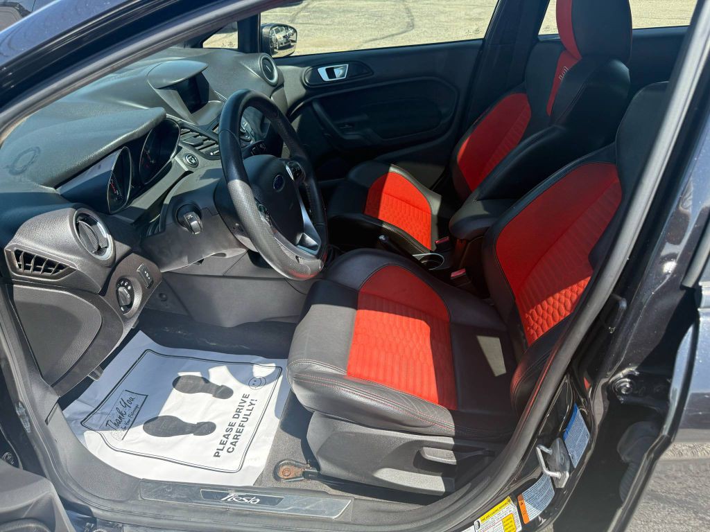 2015 Ford Fiesta Image 9