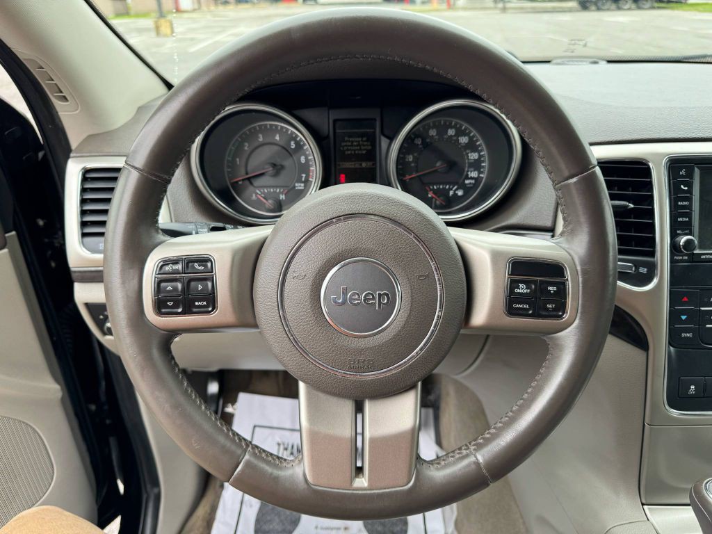 2013 Jeep Grand Cherokee Image 16