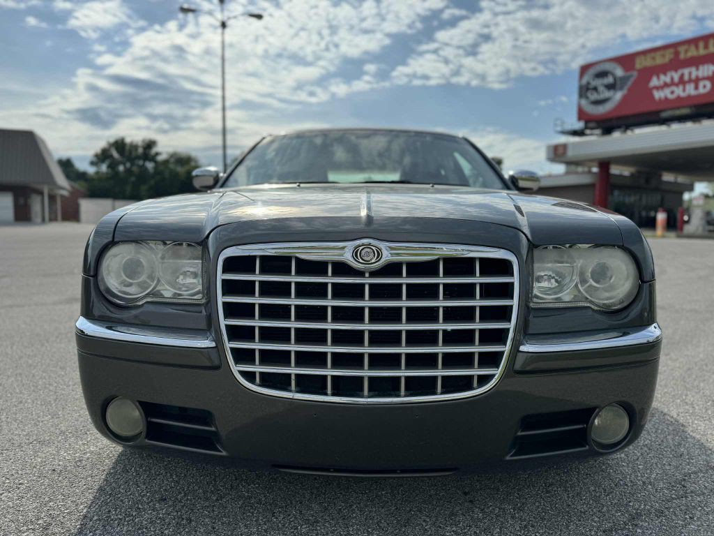 2009 Chrysler 300 Image 2